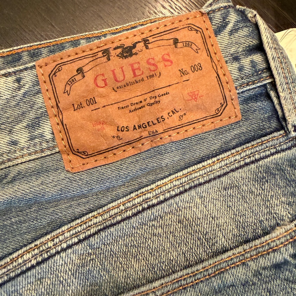 Guess Light Blue Relaxed Jeans - Picture 2 of 2